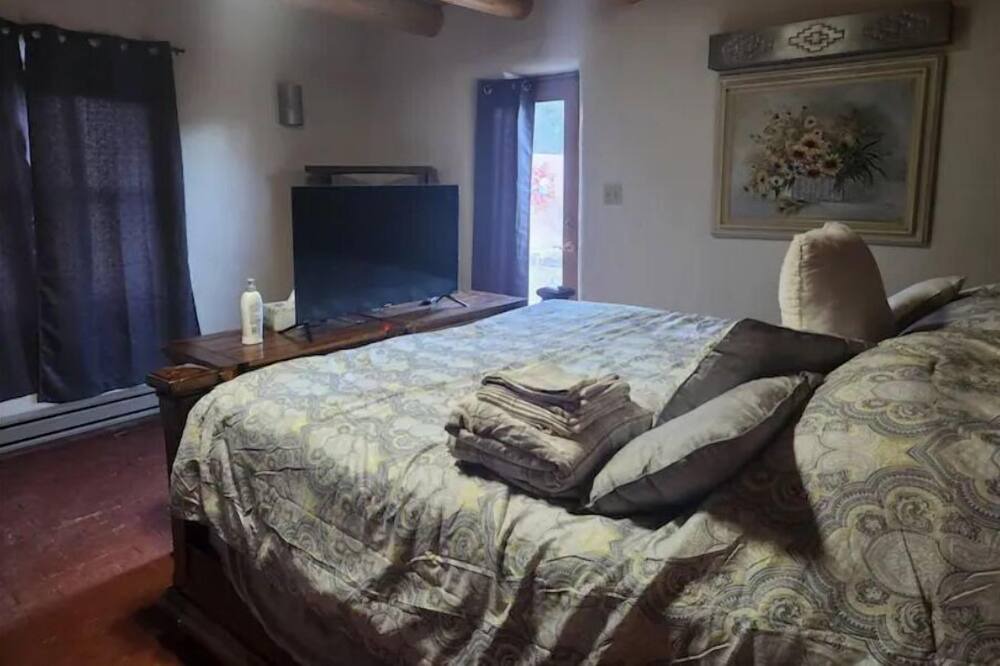 Photo of Bedroom in Nambe Pueblo