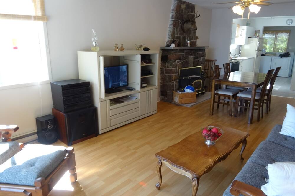 Photo of Livingroom in Lac-Connelly