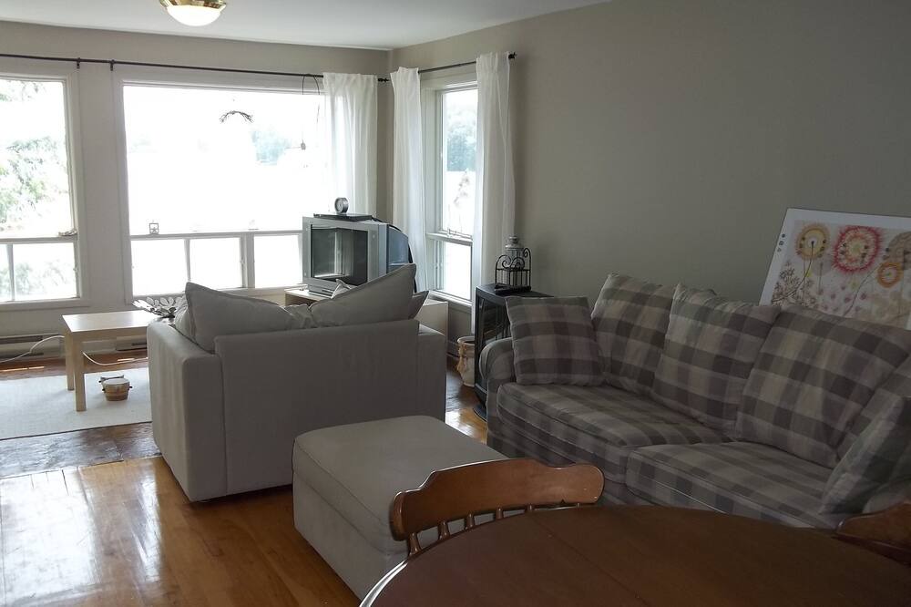 Photo of Livingroom in Lac-Connelly