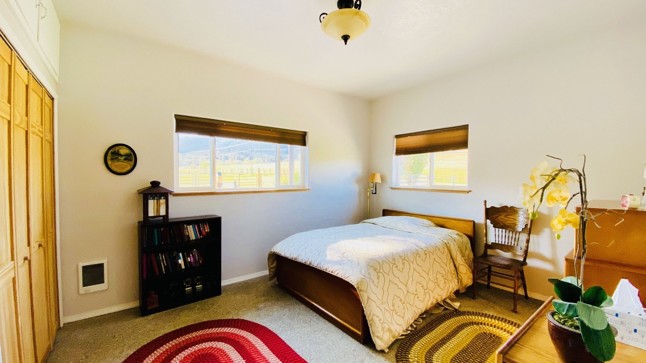 Photo of Bedroom in Victor