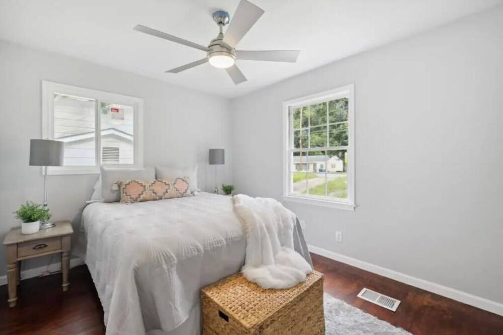Photo of Bedroom in Collier Heights