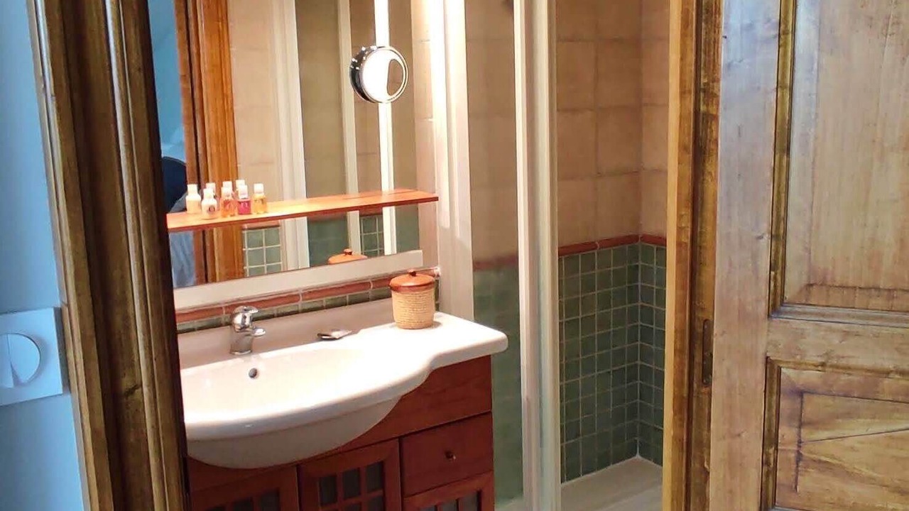 Photo of Bathroom in Puygaillard-de-Quercy