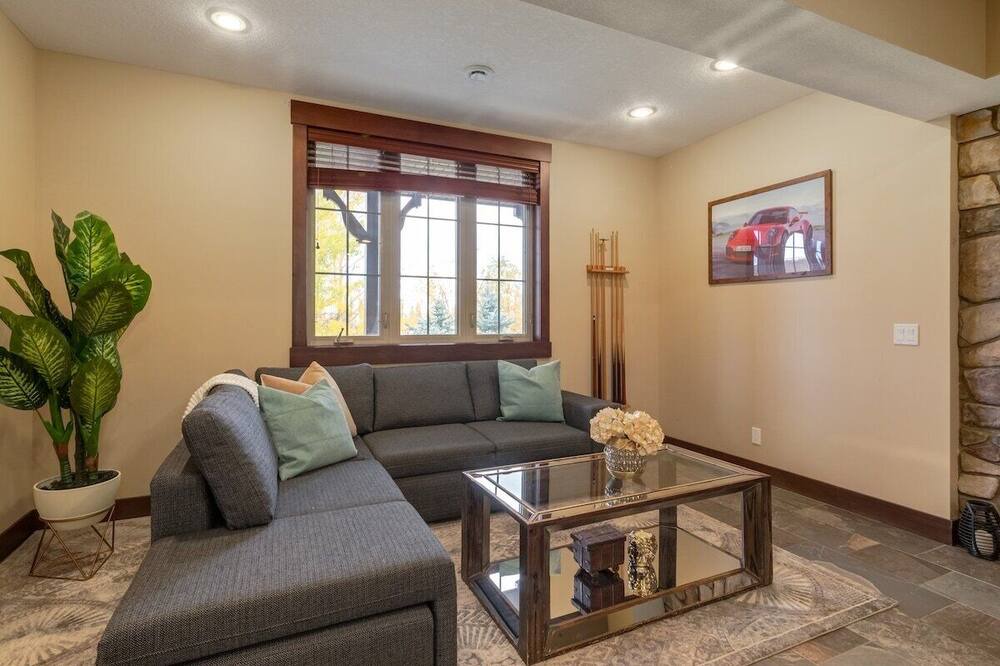 Photo of Livingroom in Calgary