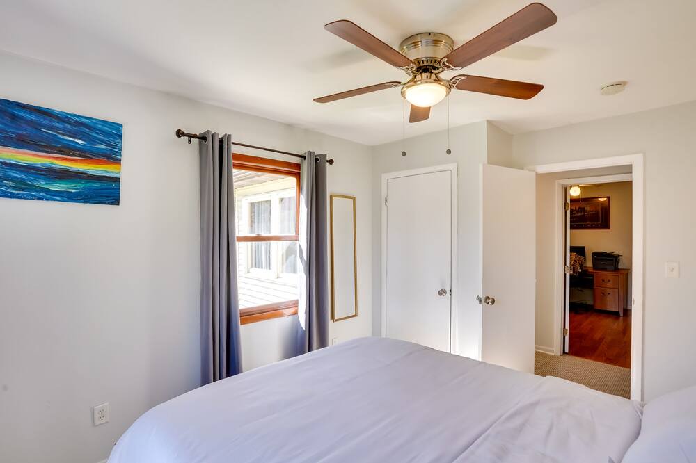 Photo of Bedroom in Jefferson Heights