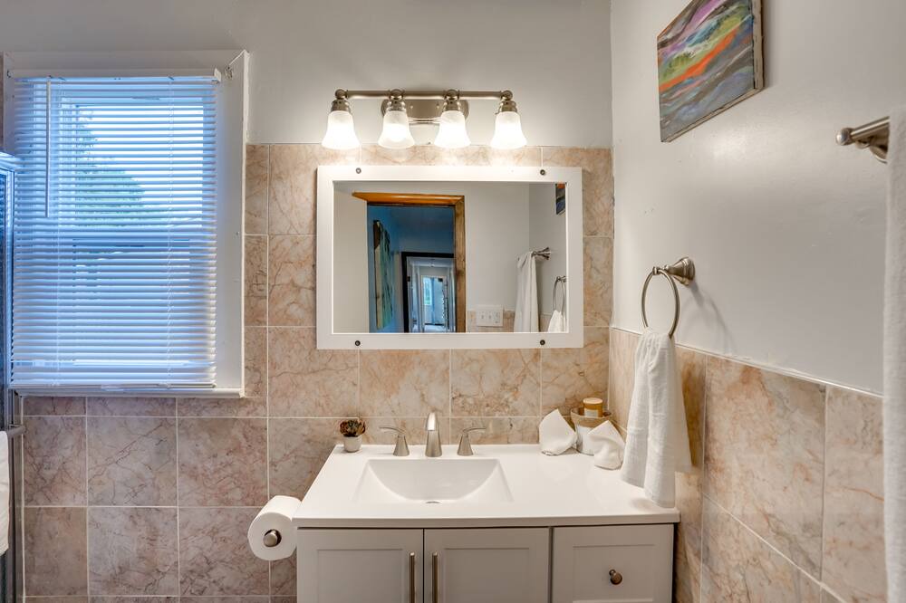 Photo of Bathroom in Jefferson Heights