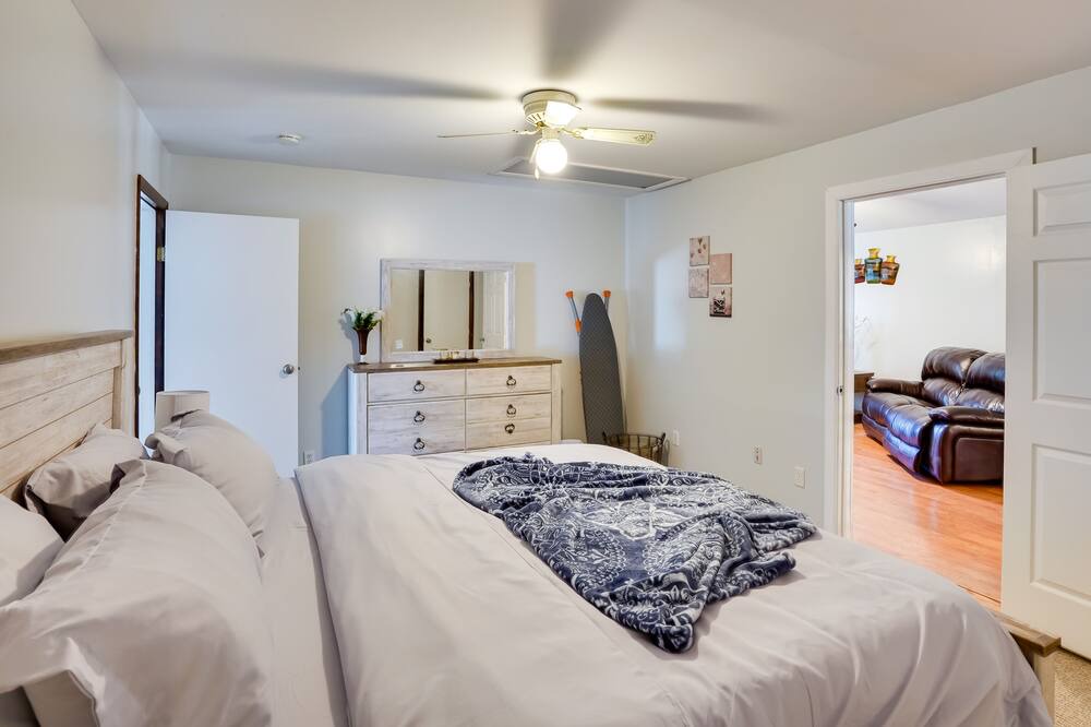 Photo of Bedroom in Jefferson Heights