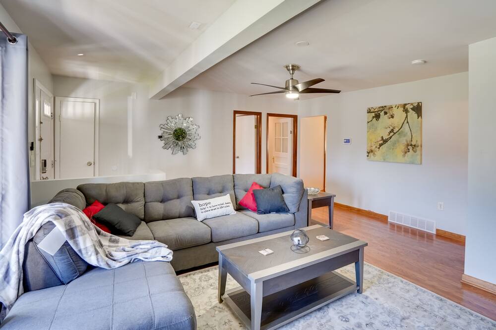 Photo of Livingroom in Jefferson Heights