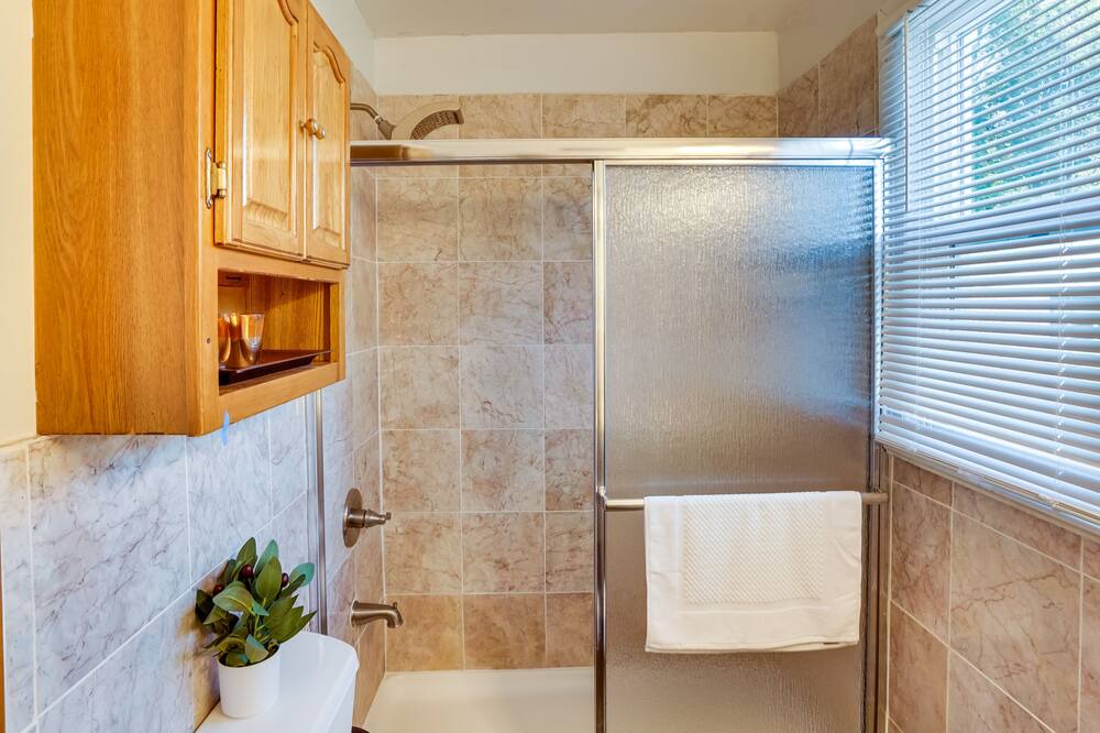 Photo of Bathroom in Jefferson Heights