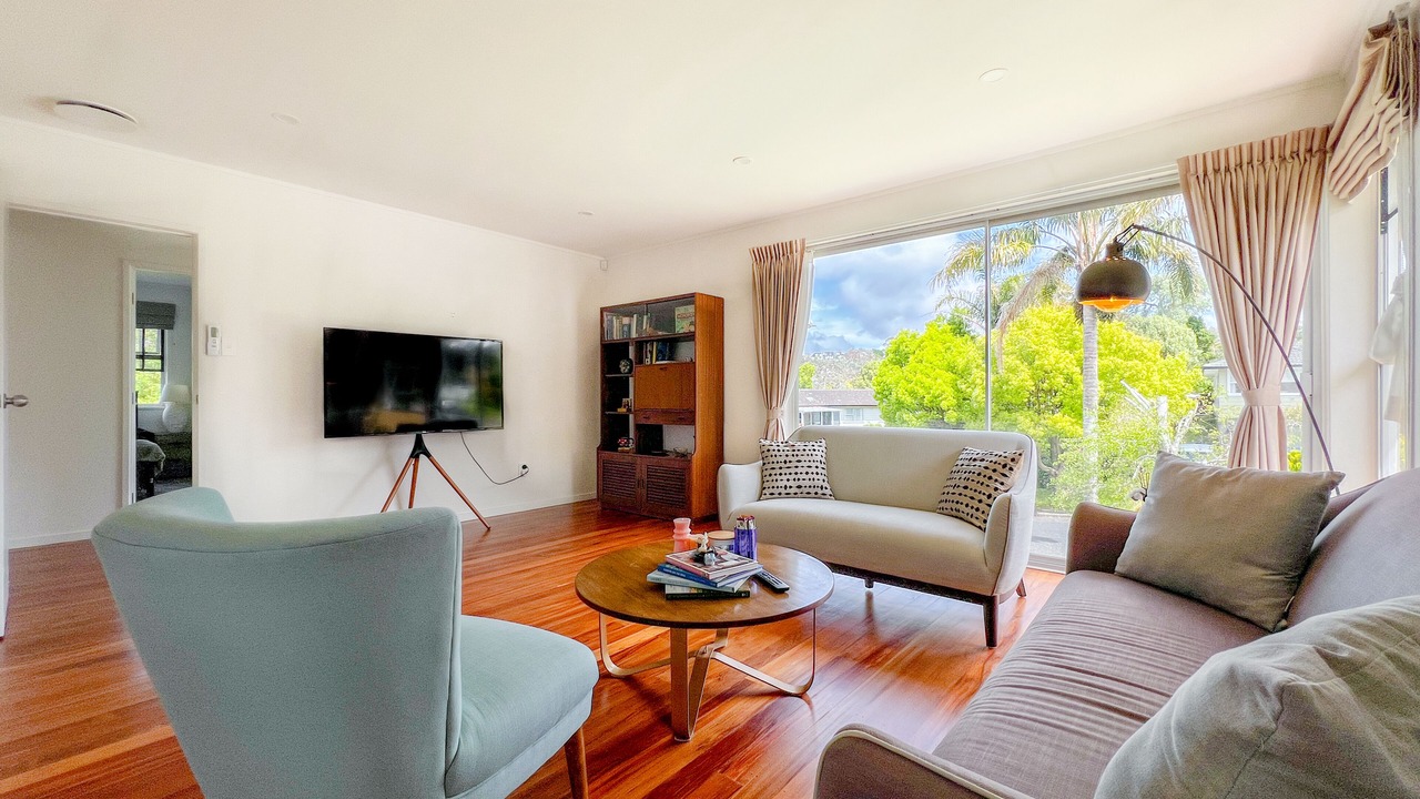 Photo of Livingroom in Glenfield