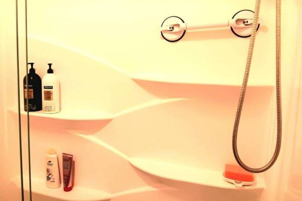 Photo of Bathroom in Radcliff