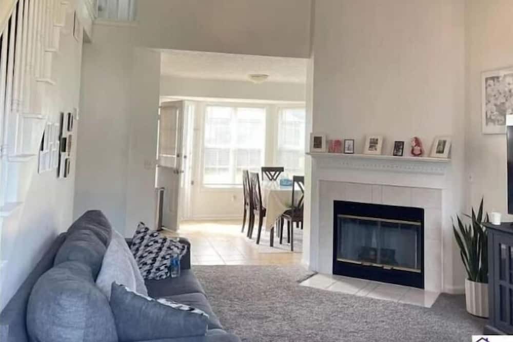 Photo of Livingroom in Radcliff