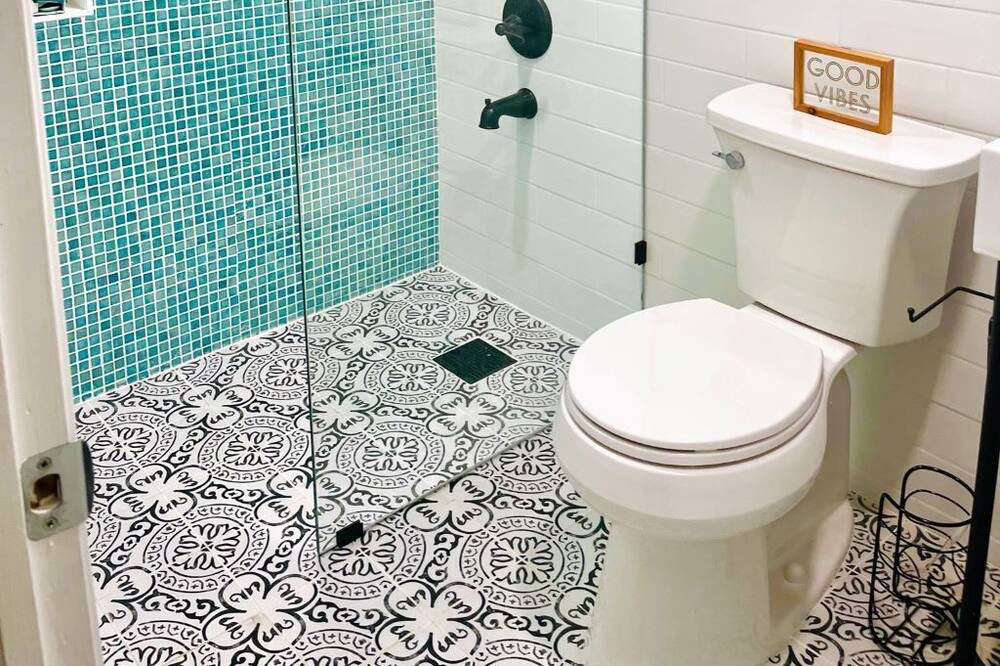 Photo of Bathroom in Henryville