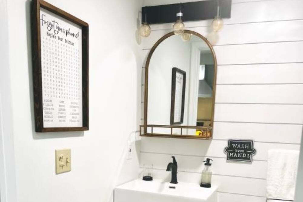 Photo of Bathroom in Henryville