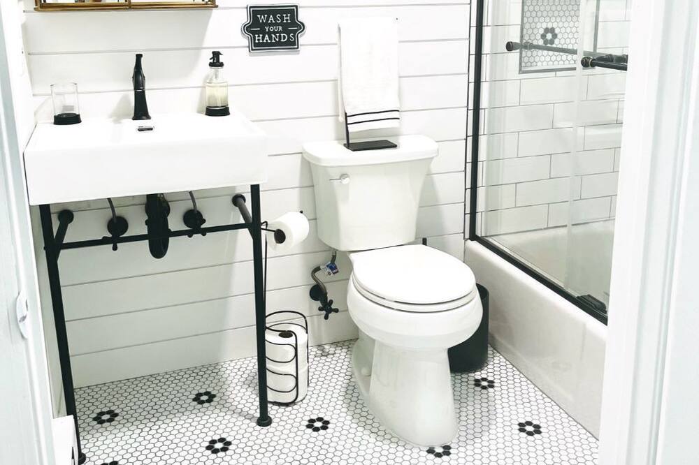 Photo of Bathroom in Henryville