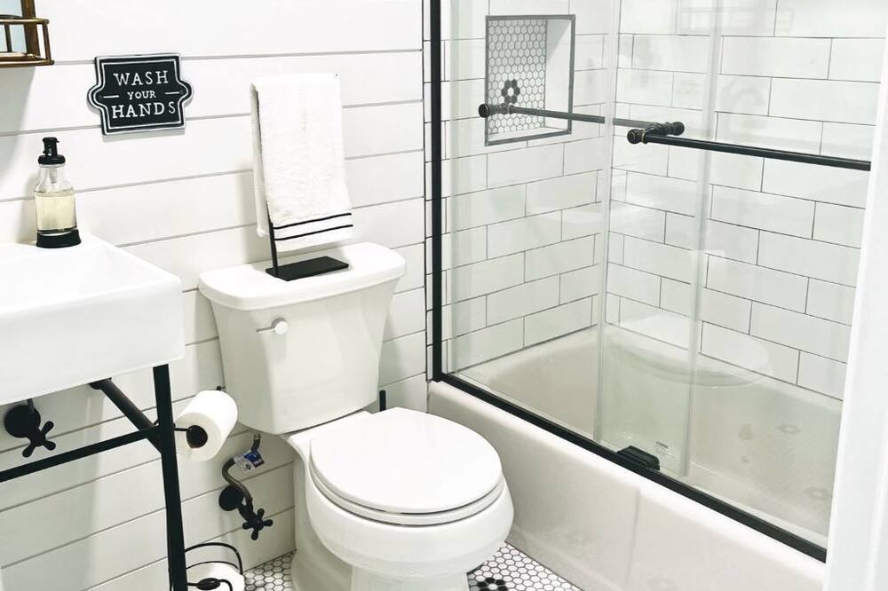 Photo of Bathroom in Henryville