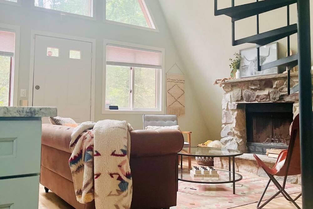 Photo of Livingroom in Henryville