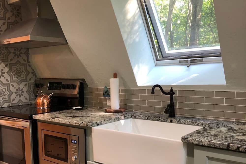 Photo of Kitchen in Henryville