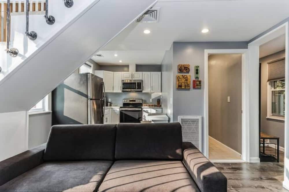 Photo of Livingroom in Firthcliffe