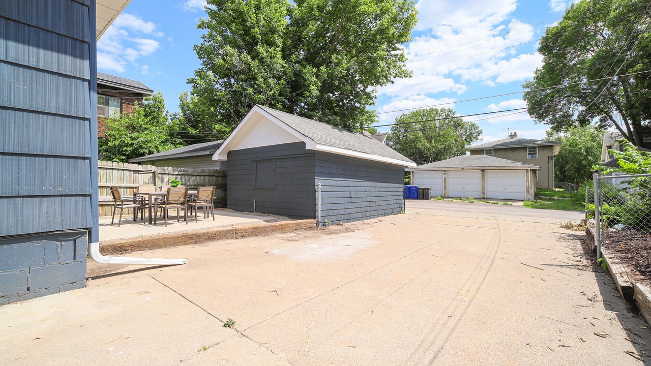 Photo of Outdoor in Merriam Park