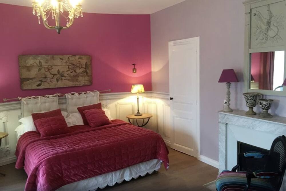 Photo of Bedroom in Azay-le-Rideau