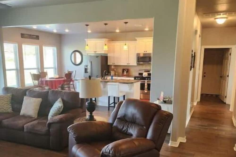 Photo of Livingroom in Verdigris