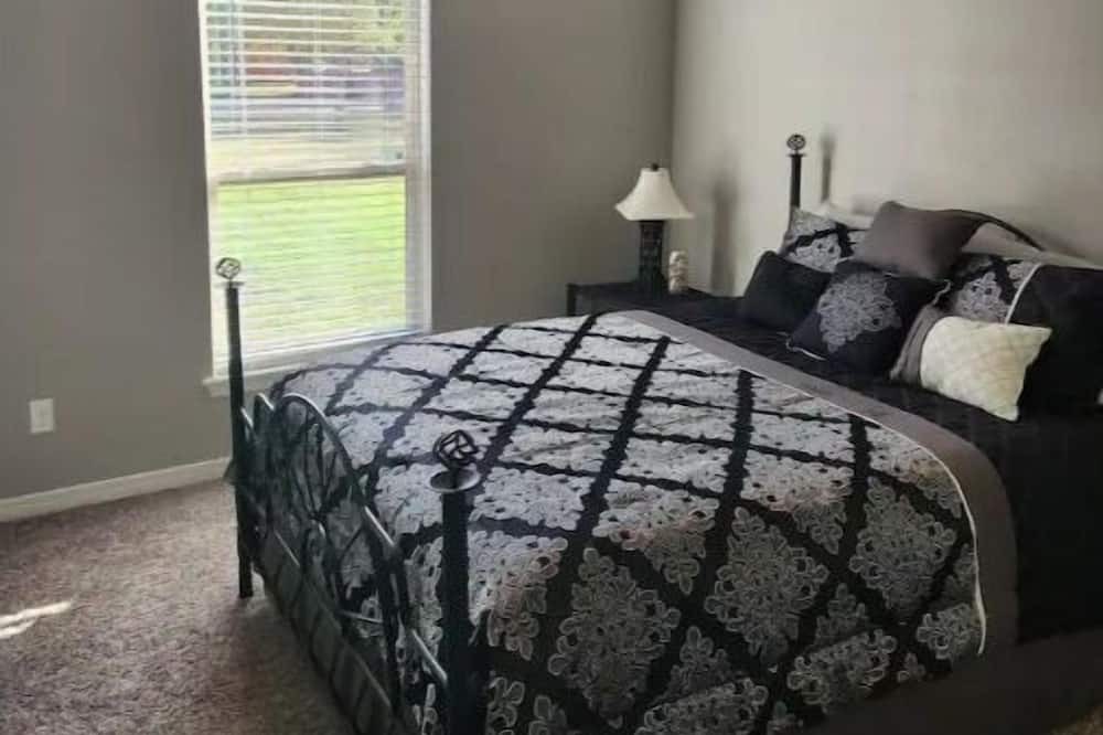 Photo of Bedroom in Verdigris