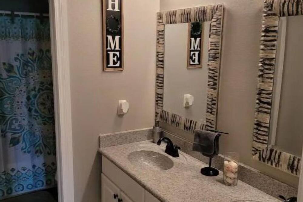 Photo of Bathroom in Verdigris