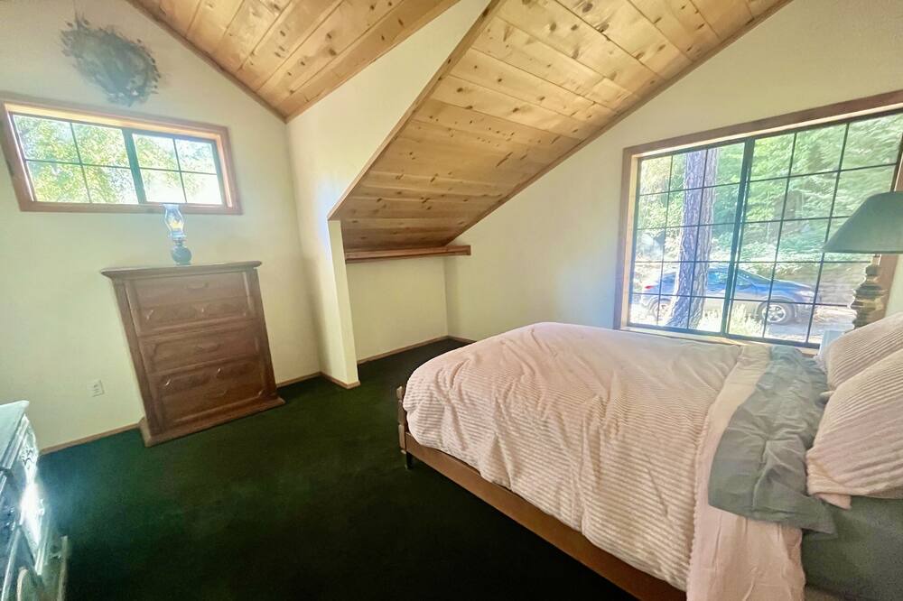 Photo of Bedroom in Cedar Ridge