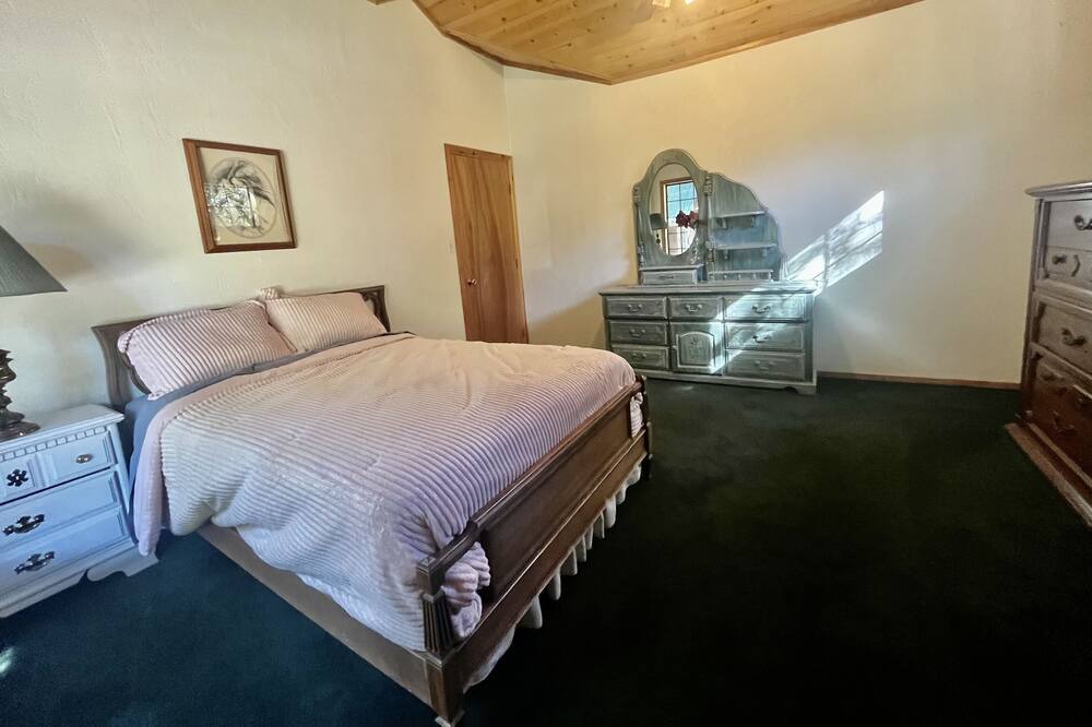 Photo of Bedroom in Cedar Ridge