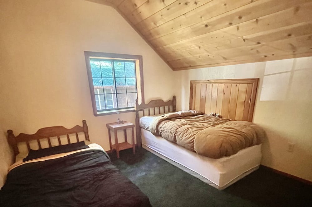 Photo of Bedroom in Cedar Ridge