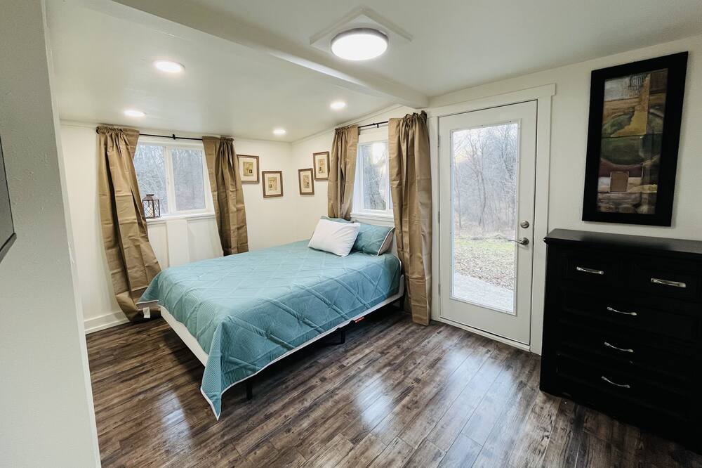 Photo of Bedroom in Battle Creek