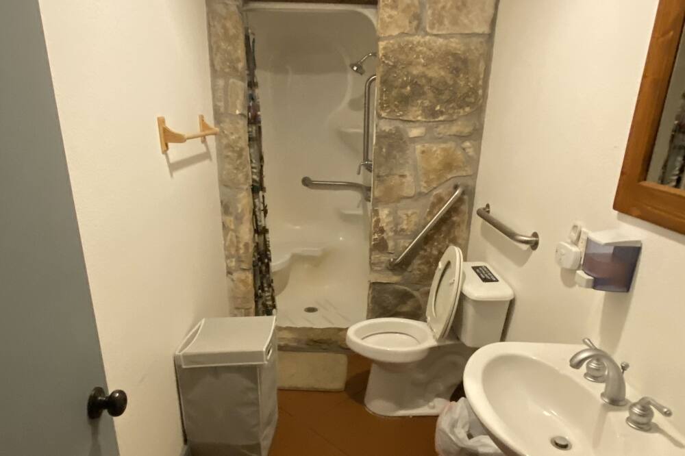 Photo of Bathroom in Hico