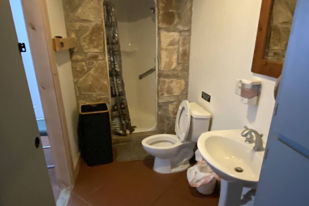 Photo of Bathroom in Hico