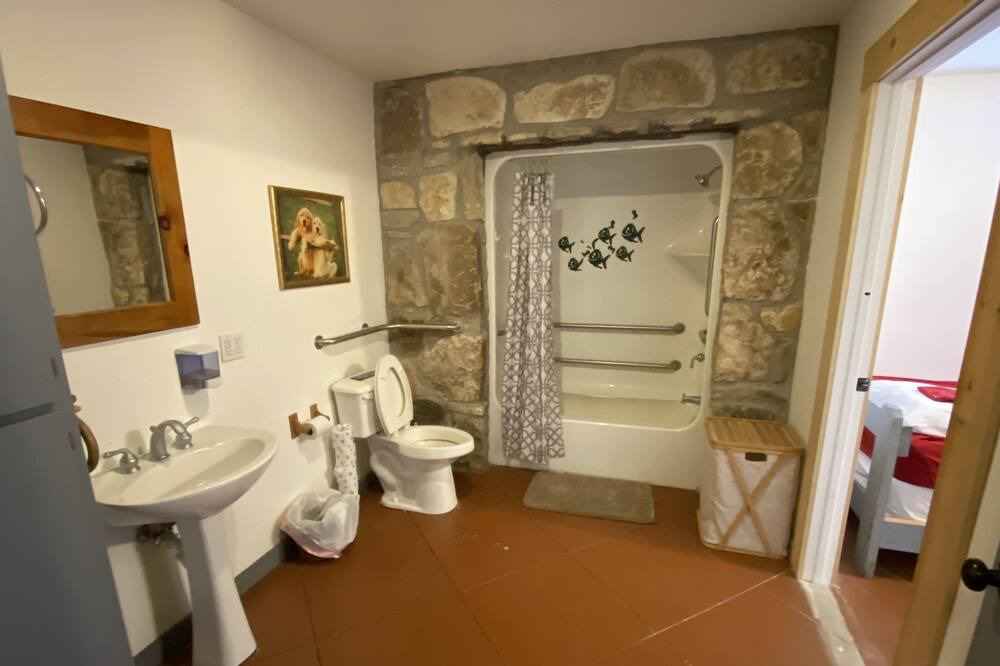 Photo of Bathroom in Hico
