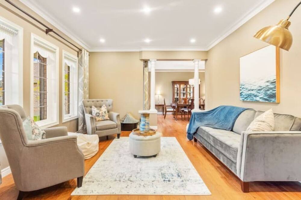 Photo of Livingroom in Erin