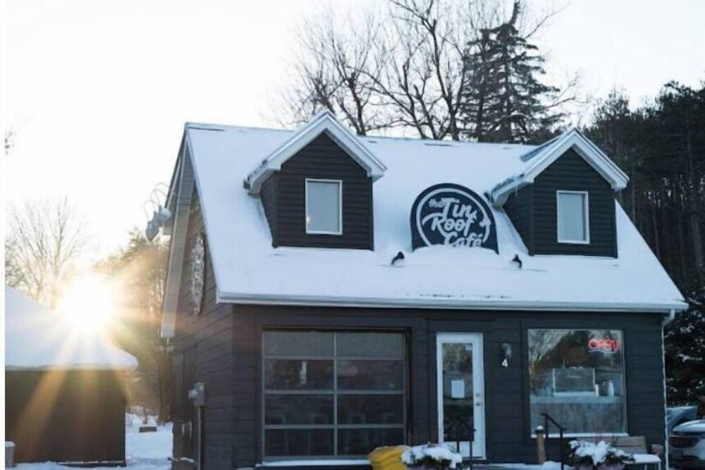 Photo of Outdoor in Erin