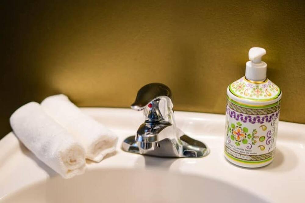 Photo of Bathroom in Erin