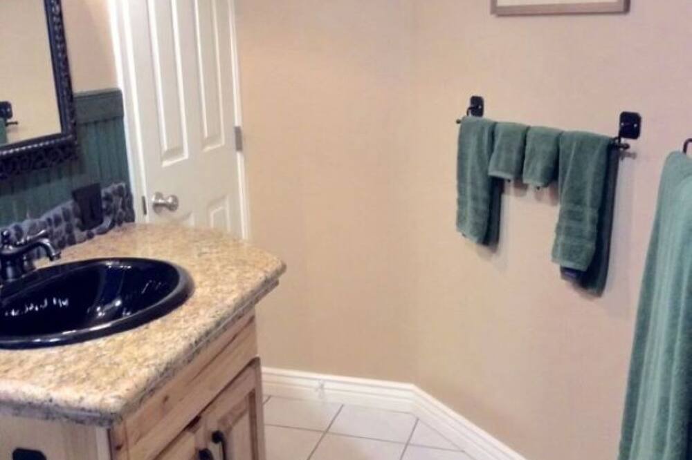 Photo of Bathroom in Boulder Ridge
