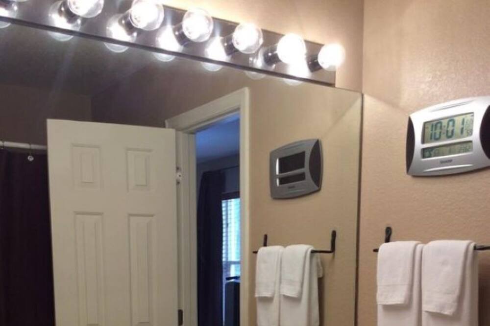 Photo of Bathroom in Boulder Ridge