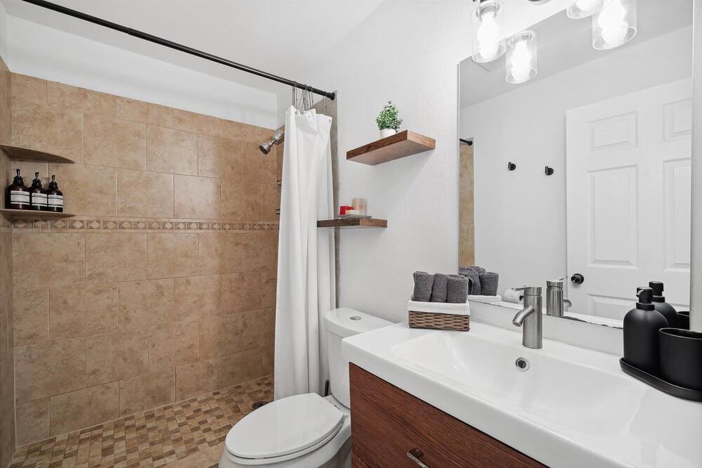 Photo of Bathroom in Old East Dallas