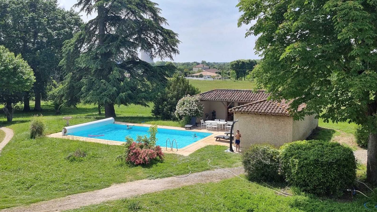 Photo of Outdoor in Valence