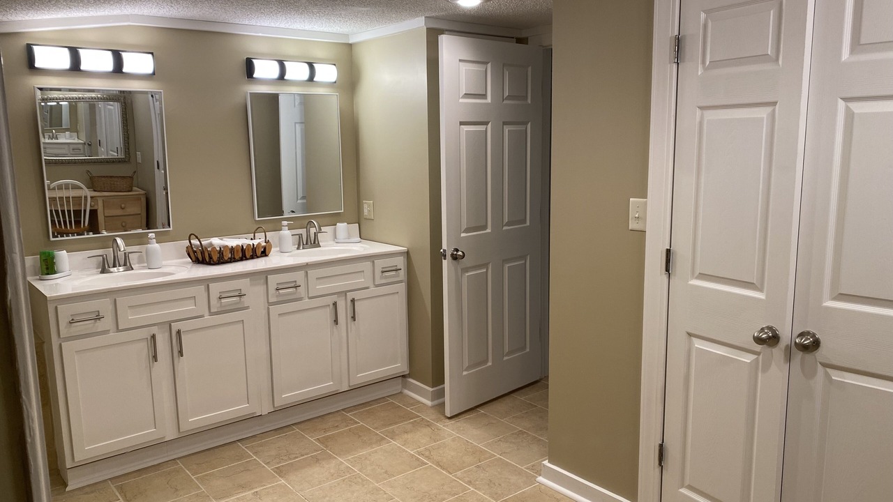 Photo of Others in Tunica