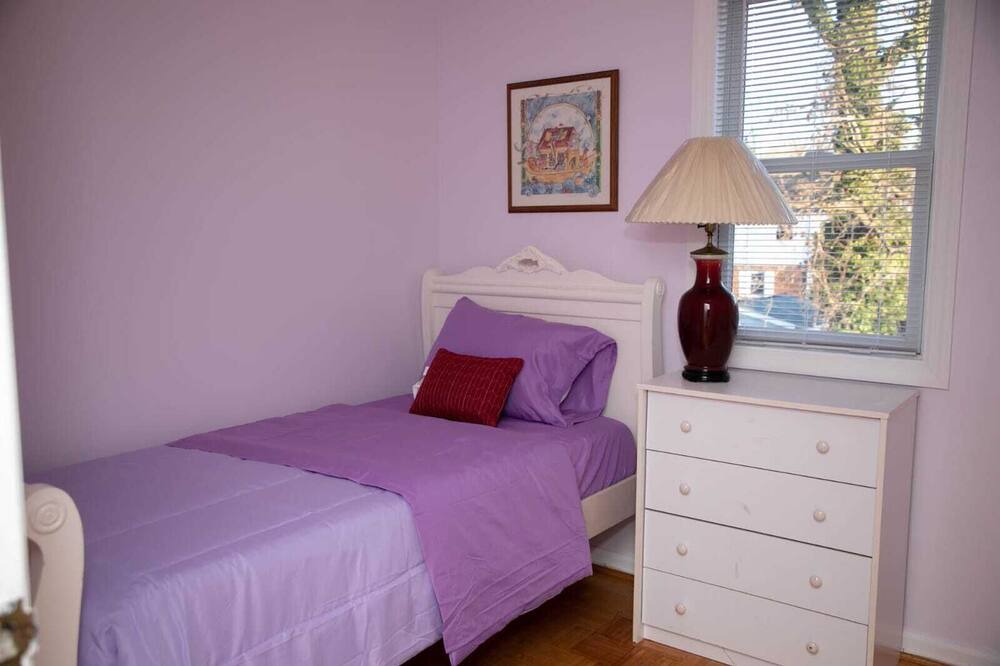 Photo of Bedroom in Hyattsville