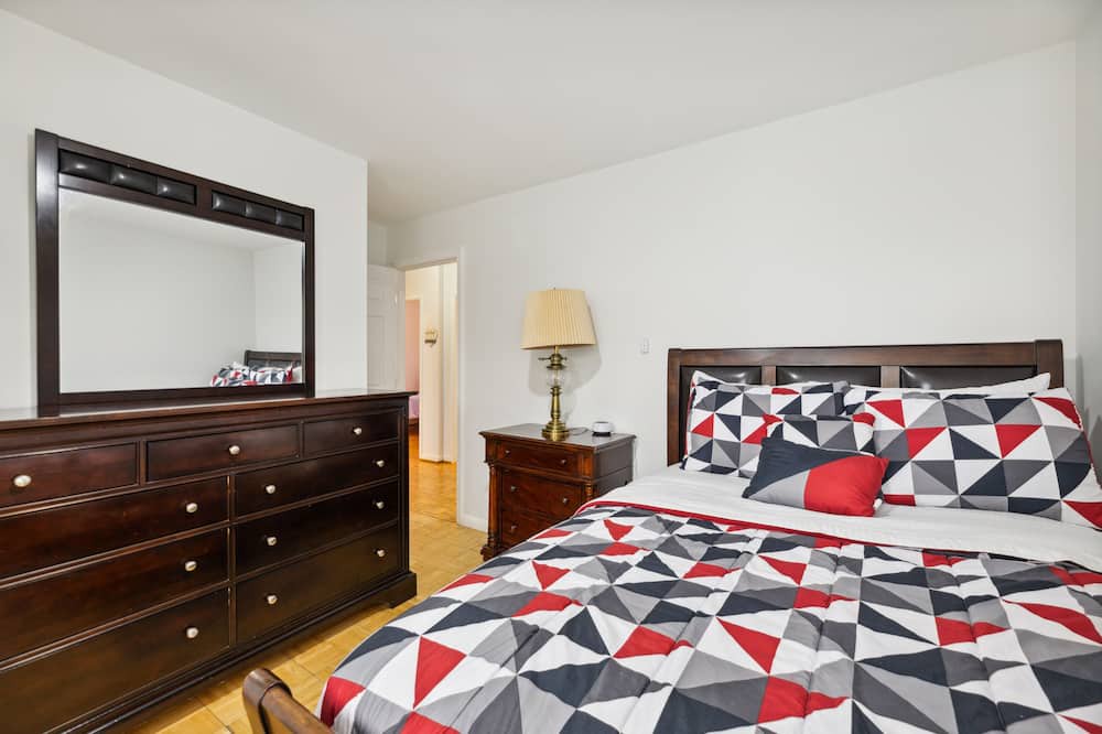 Photo of Bedroom in Hyattsville
