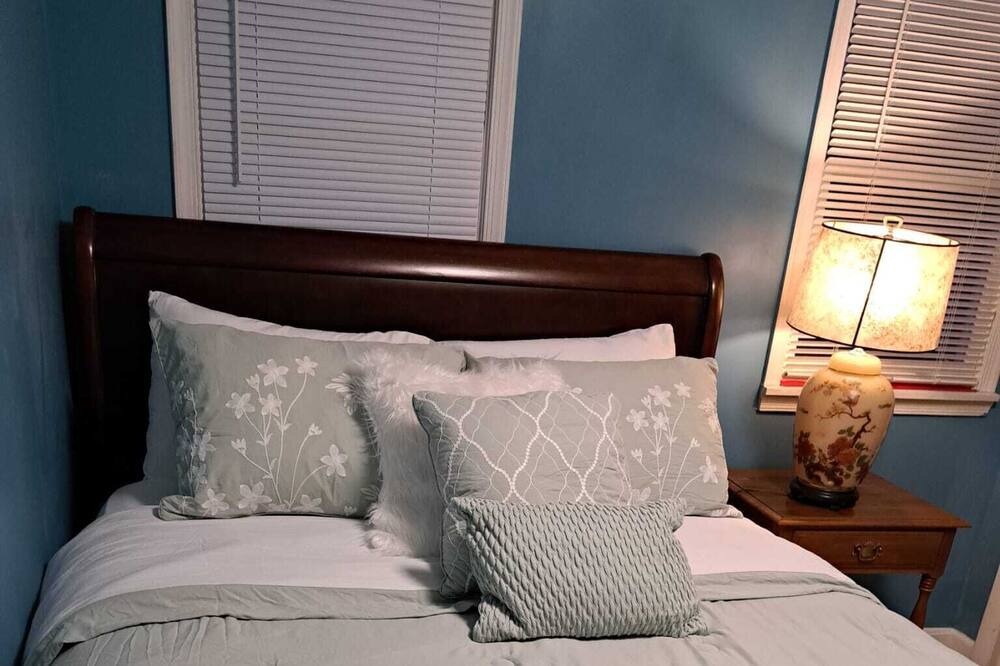 Photo of Bedroom in Hyattsville