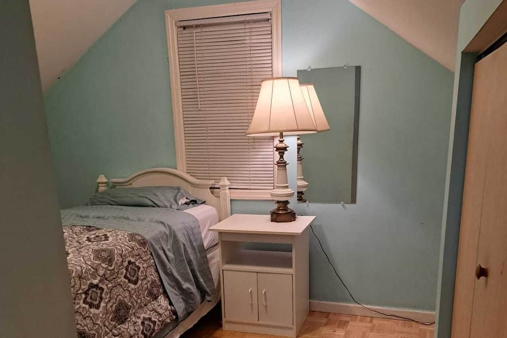 Photo of Bedroom in Hyattsville