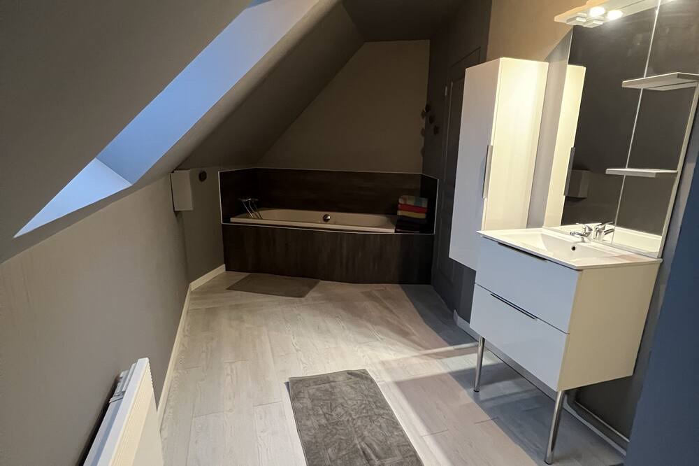Photo of Bathroom in Monce-en-Belin