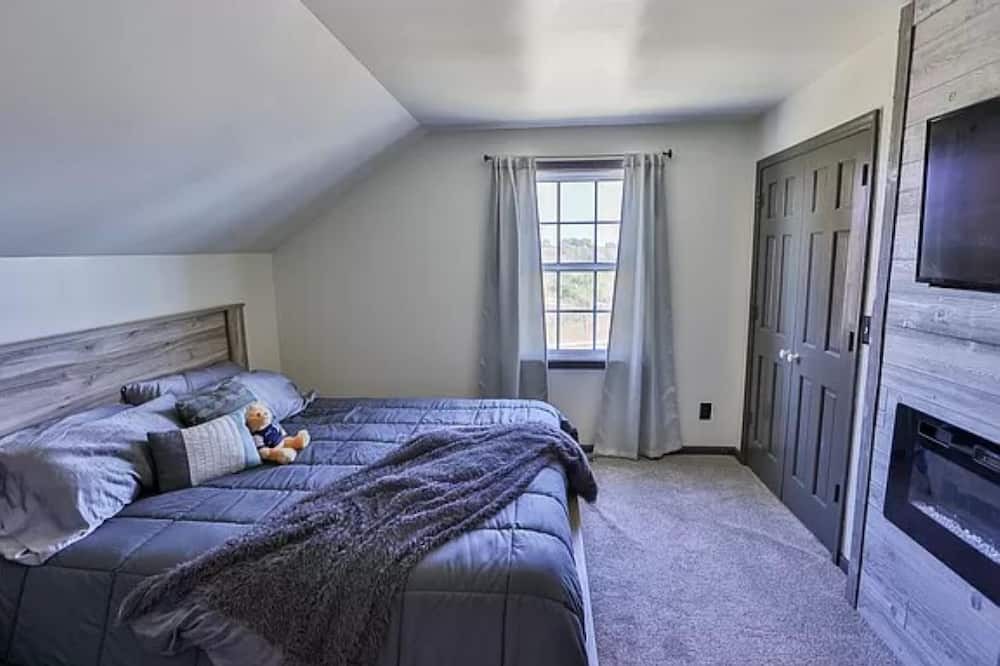 Photo of Bedroom in Booneville