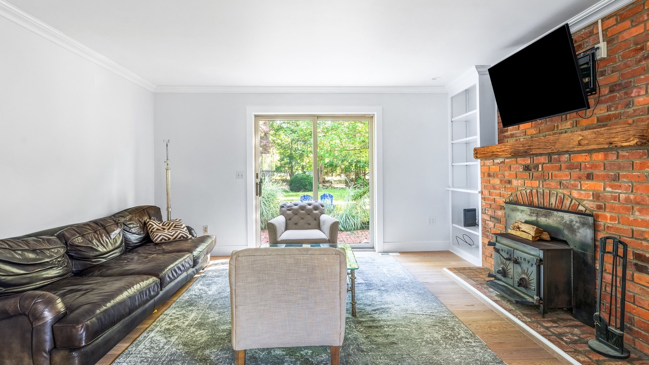 Photo of Livingroom in East Marion