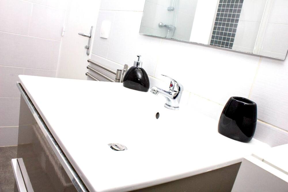 Photo of Bathroom in Roissy-en-Brie